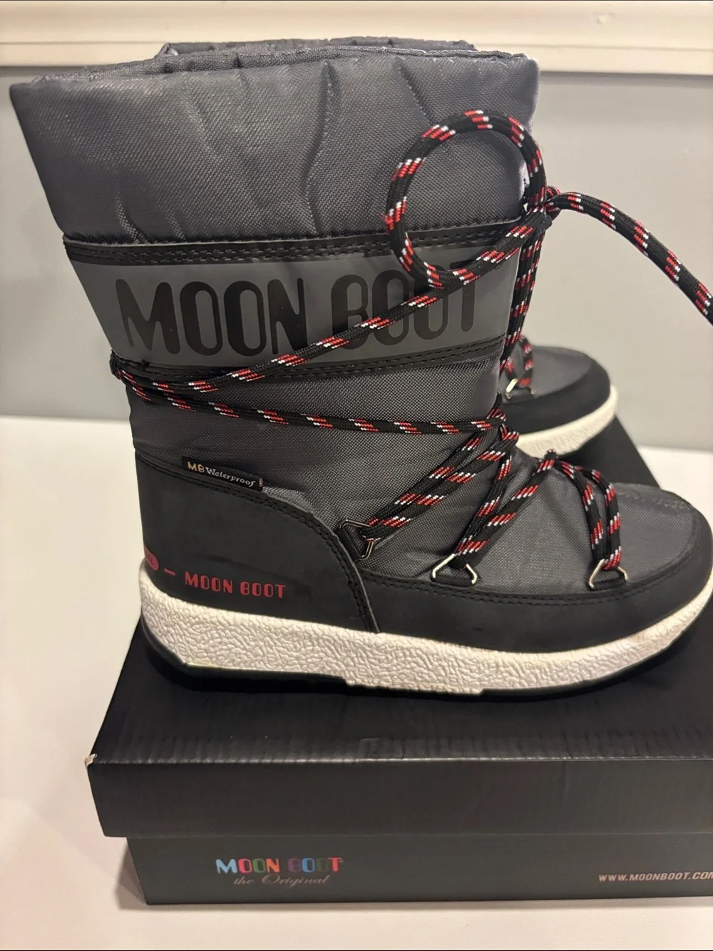 Moon Boot Kids Gray Winter Boots with Red-Detail Laces